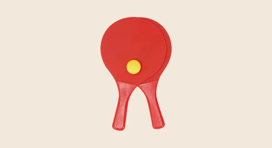 Palas de playa personalizadas: palas de playa rojas con pelota amarilla
