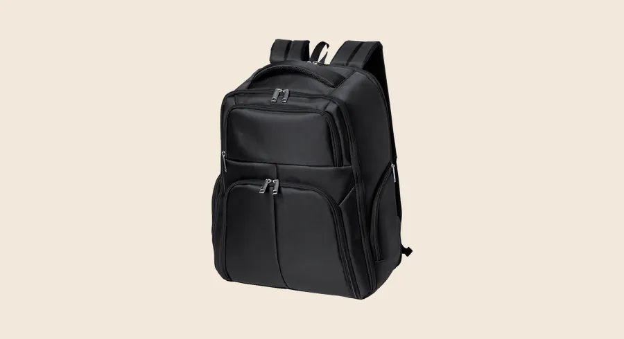Regalos para empleados: mochila negra con bolsillos frontales para el día a día