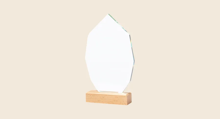 Regalos institucionales personalizados: placa conmemorativa de cristal con base de madera