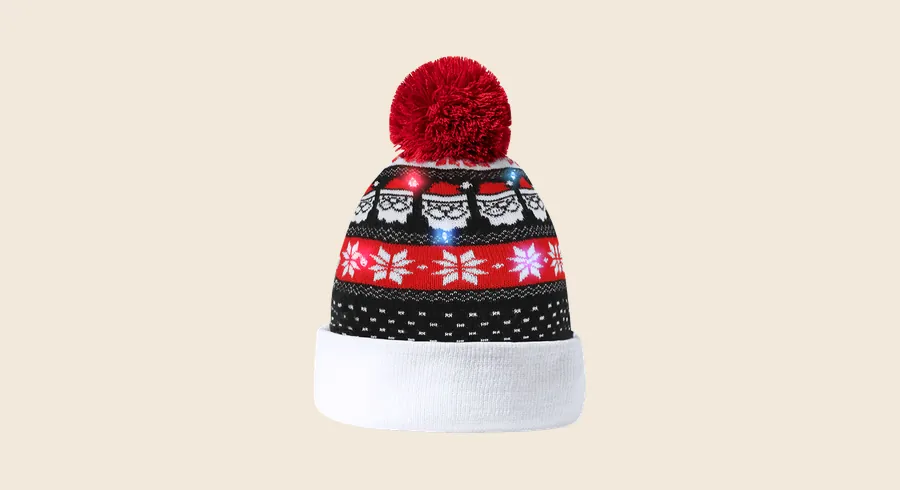 Regalos de Navidad para empresas: gorro navideño de punto con pompón y luces LED