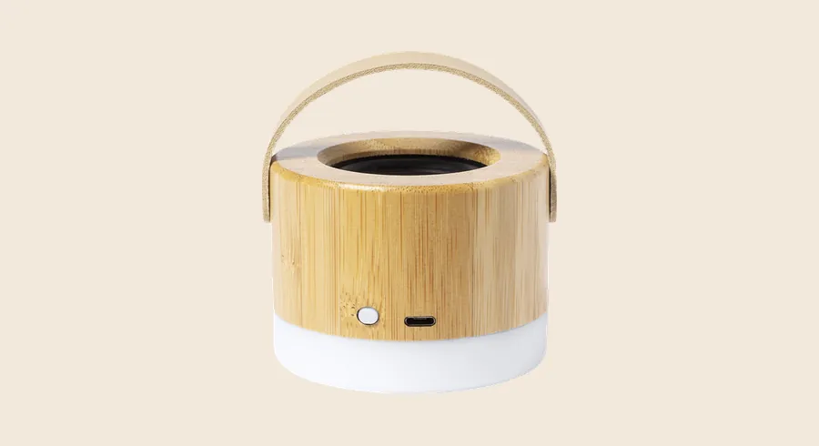 Tecnología ecológica personalizada para empresas: altavoz de bambú